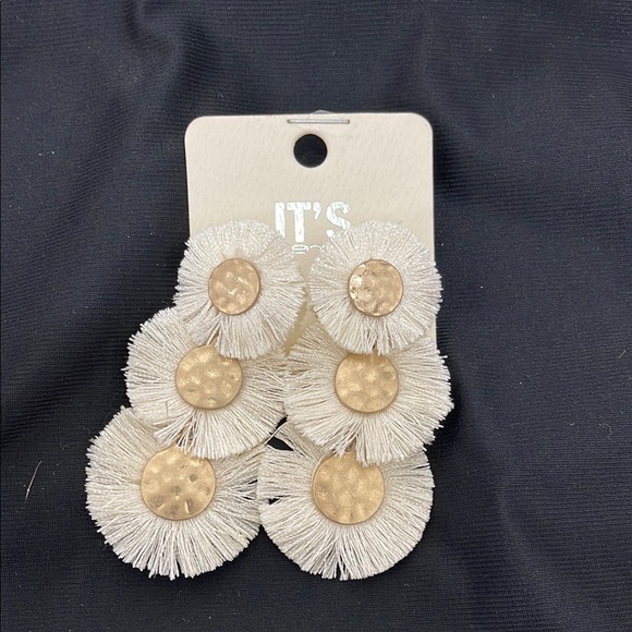 White Fringe Drop Earrings - Picture 1 of 2